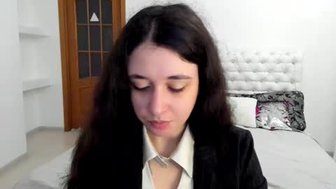 Kate online show from 10/10/25, 07:40