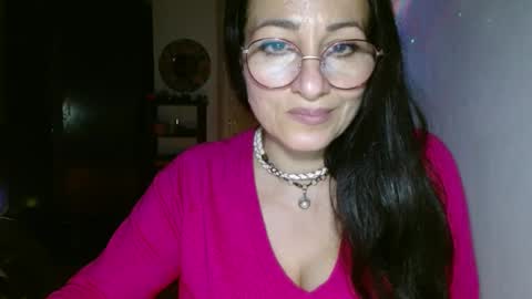 GinaONeon online show from 02/12/25, 11:20