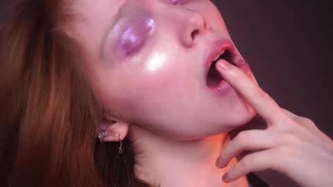        im expecting 350 thumbs up on my altar   online show from 02/12/25, 10:26