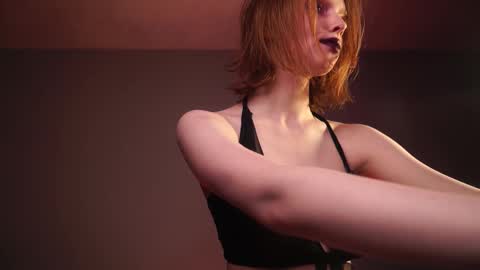        im expecting 350 thumbs up on my altar   online show from 02/18/25, 04:26