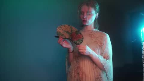        im expecting 350 thumbs up on my altar   online show from 09/19/25, 10:10