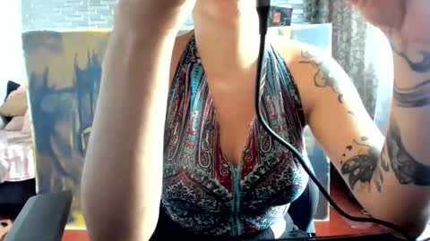 Snapshot of ginger_sweetty chatting on 06/10/26, 03:33 Ginger online show from 06/10/26, 03:33