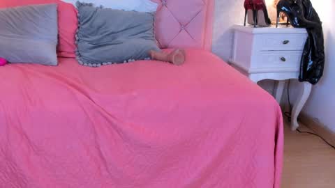 Ginger online show from 01/12/25, 10:33