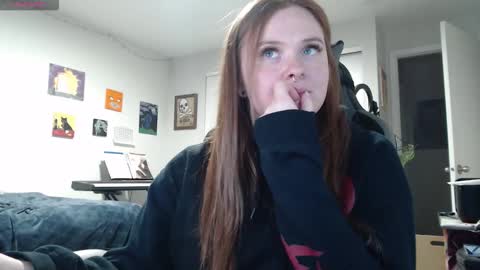 Snapshot of gingervial chatting on 10/13/25, 10:54 gingervial online show from 10/13/25, 10:54