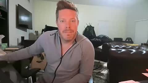 Snapshot of gingerzaddy chatting on 10/30/25, 10:16 gingerzaddy online show from 10/30/25, 10:16