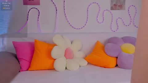 Snapshot of ginnygingergirl chatting on 07/14/26, 10:21 Ginny online show from 07/14/26, 10:21