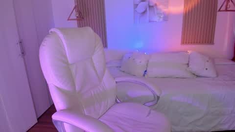 Kendall online show from 01/13/25, 09:09