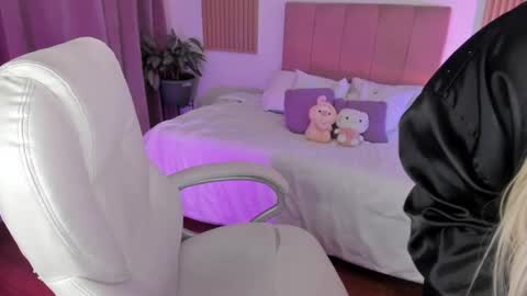 Kendall online show from 02/10/25, 09:36