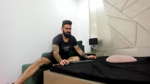 gio_lorenz online show from 09/11/25, 12:49