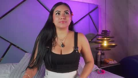 Snapshot of giorgia_13 chatting on 10/19/25, 03:18 giorgia online show from 10/19/25, 03:18