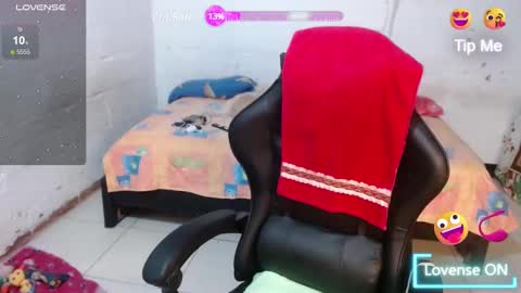 Snapshot of giorgia_xue53 chatting on 12/29/24, 03:11 Mary online show from 12/29/24, 03:11