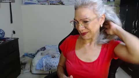 Snapshot of giorgia_xue53 chatting on 02/06/25, 04:31 Mary online show from 02/06/25, 04:31