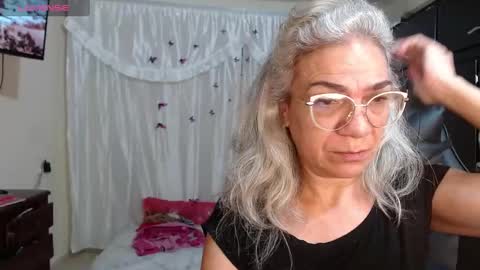 Snapshot of giorgia_xue53 chatting on 02/26/25, 09:32 Mary online show from 02/26/25, 09:32