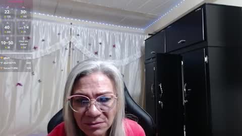 Snapshot of giorgia_xue53 chatting on 03/09/25, 09:57 Mary online show from 03/09/25, 09:57