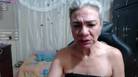 Snapshot of giorgia_xue53 chatting on 03/12/25, 02:20 Mary online show from 03/12/25, 02:20