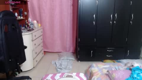 Snapshot of giorgia_xue53 chatting on 10/12/25, 05:17 Mary online show from 10/12/25, 05:17