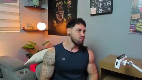 Snapshot of giorgio_leone2 chatting on 06/19/26, 01:21 Giorgio leone online show from 06/19/26, 01:21