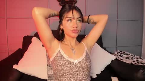 Giovanna  online show from 01/17/25, 05:21