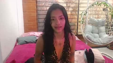 giovanna_oliveria online show from 12/14/25, 03:01