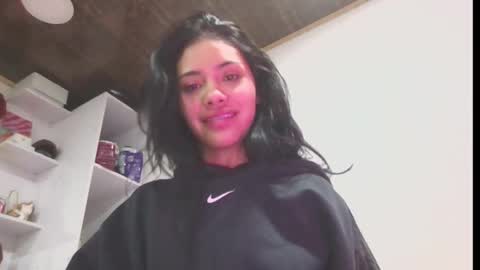 giovanna_oliveria online show from 12/16/25, 01:21