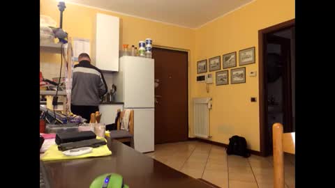 Snapshot of giovanni_1964 chatting on 10/02/25, 05:09 giovanni_1964 online show from 10/02/25, 05:09