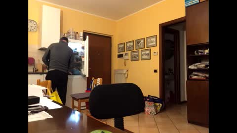 Snapshot of giovanni_1964 chatting on 04/12/26, 03:17 giovanni_1964 online show from 04/12/26, 03:17