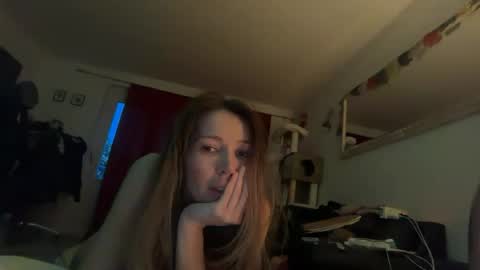 Snapshot of gipsyslut11 chatting on 05/15/26, 02:40 GypsySluts online show from 05/15/26, 02:40
