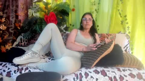 Snapshot of girasol_walton chatting on 05/31/26, 06:09 Girasol Walton online show from 05/31/26, 06:09