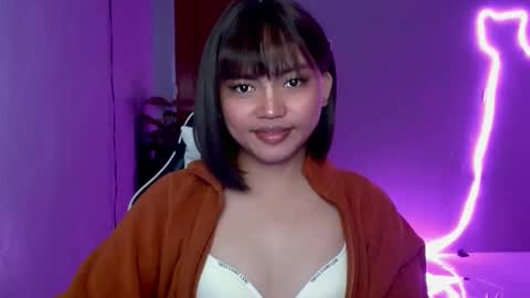 YOUR GIRL AXIE online show from 12/16/25, 10:42