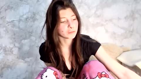 girl_cute007 online show from 03/06/26, 07:21