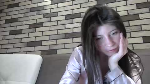 Snapshot of girl_cute007 chatting on 05/08/26, 07:08 girl_cute007 online show from 05/08/26, 07:08