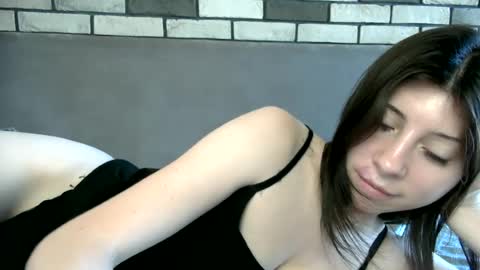 Snapshot of girl_cute007 chatting on 06/29/26, 05:03 girl_cute007 online show from 06/29/26, 05:03