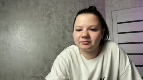 Snapshot of girl_cute07 chatting on 06/14/26, 02:24 girl_cute07 online show from 06/14/26, 02:24
