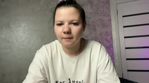 Snapshot of girl_cute07 chatting on 07/02/26, 06:47 girl_cute07 online show from 07/02/26, 06:47