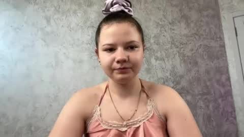 Snapshot of girl_cute07 chatting on 07/16/26, 02:23 girl_cute07 online show from 07/16/26, 02:23