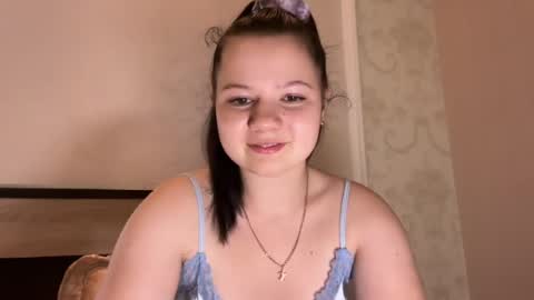 Snapshot of girl_cute07 chatting on 07/19/26, 06:44 girl_cute07 online show from 07/19/26, 06:44