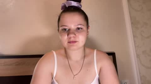 Snapshot of girl_cute07 chatting on 07/20/26, 07:05 girl_cute07 online show from 07/20/26, 07:05