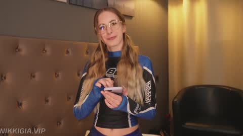 Nikki online show from 10/12/25, 12:59