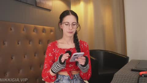 Nikki online show from 11/16/25, 02:22