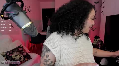 Snapshot of girl_inline chatting on 10/24/25, 01:57 girl_inline online show from 10/24/25, 01:57