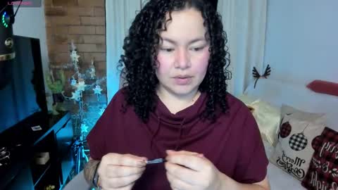 girl_inline online show from 12/17/25, 11:33