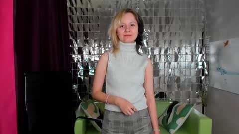 girl_next_doorr online show from 12/24/24, 06:28