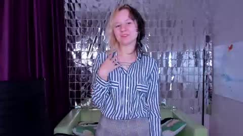 girl_next_doorr online show from 12/27/24, 12:45