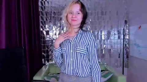 girl_next_doorr online show from 12/27/24, 03:59