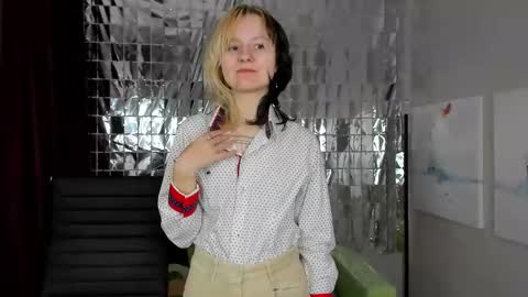 girl_next_doorr online show from 01/03/25, 03:22