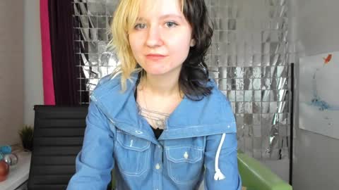 girl_next_doorr online show from 01/12/25, 06:49