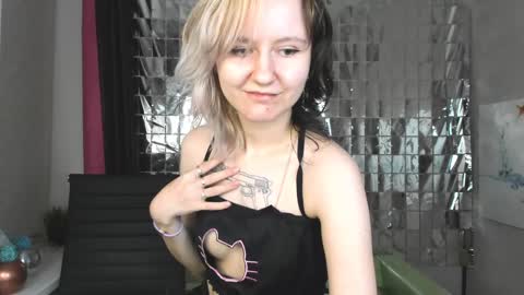 girl_next_doorr online show from 01/18/25, 03:27