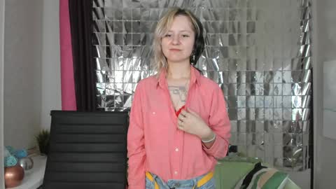 girl_next_doorr online show from 01/21/25, 02:37
