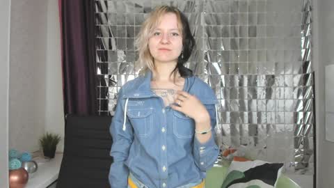 girl_next_doorr online show from 01/22/25, 12:06