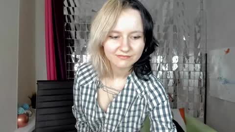 girl_next_doorr online show from 01/26/25, 06:06
